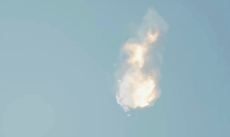 Felrobbant a Starship az első tesztrepülés során (videó)