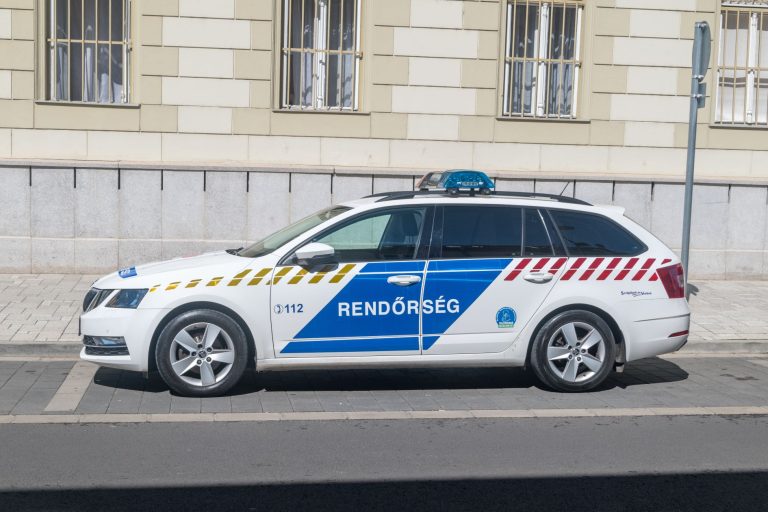 Drog hatása alatt tombolt egy fiatal nő a debreceni kormányablakban